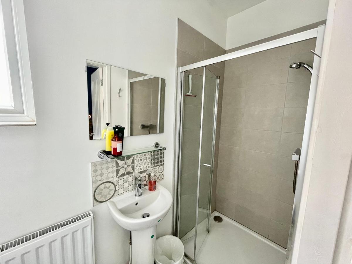 The Corner House - Modern Chesterfield Town Centre Apartments 외부 사진
