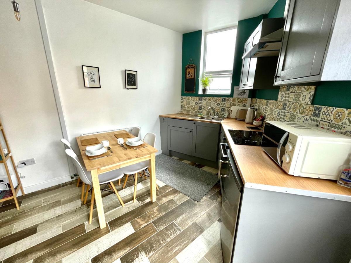 The Corner House - Modern Chesterfield Town Centre Apartments 외부 사진