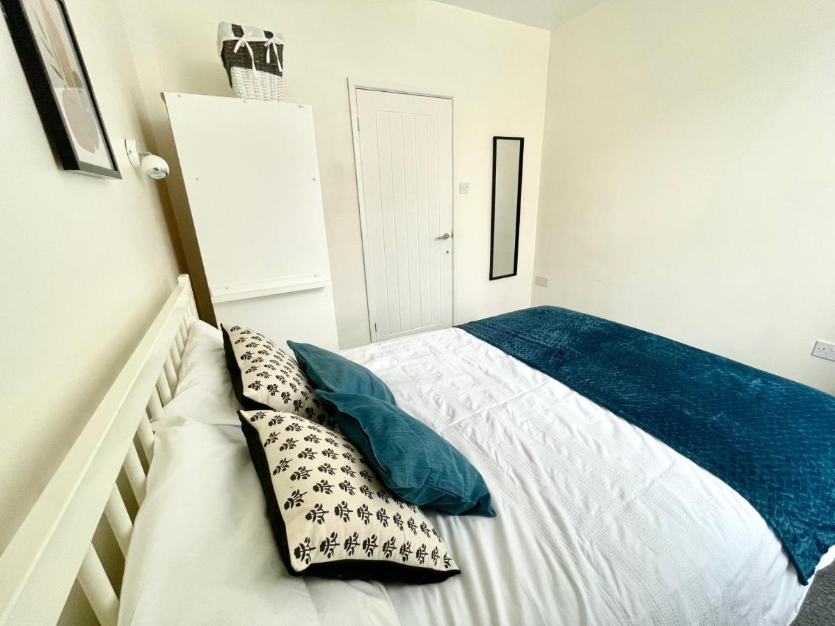 The Corner House - Modern Chesterfield Town Centre Apartments 외부 사진