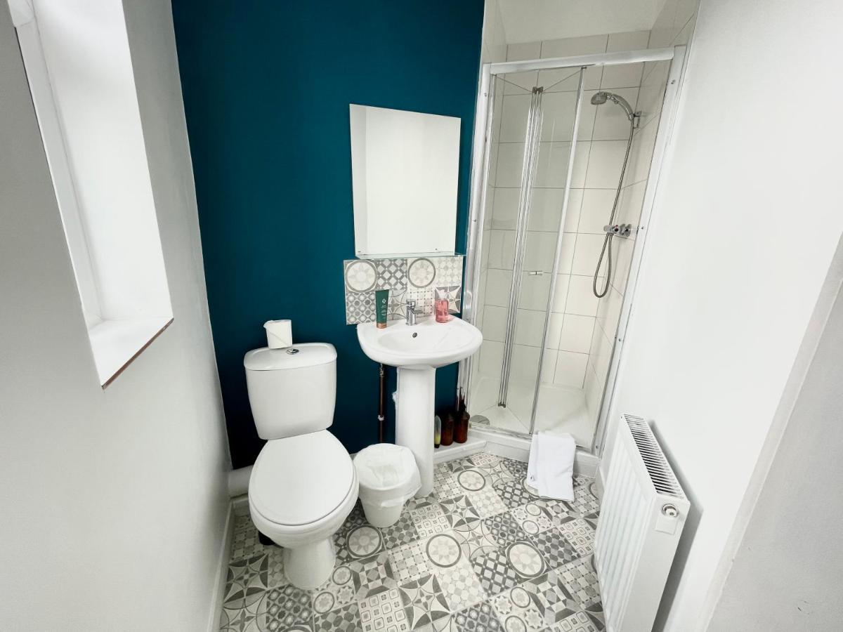 The Corner House - Modern Chesterfield Town Centre Apartments 외부 사진