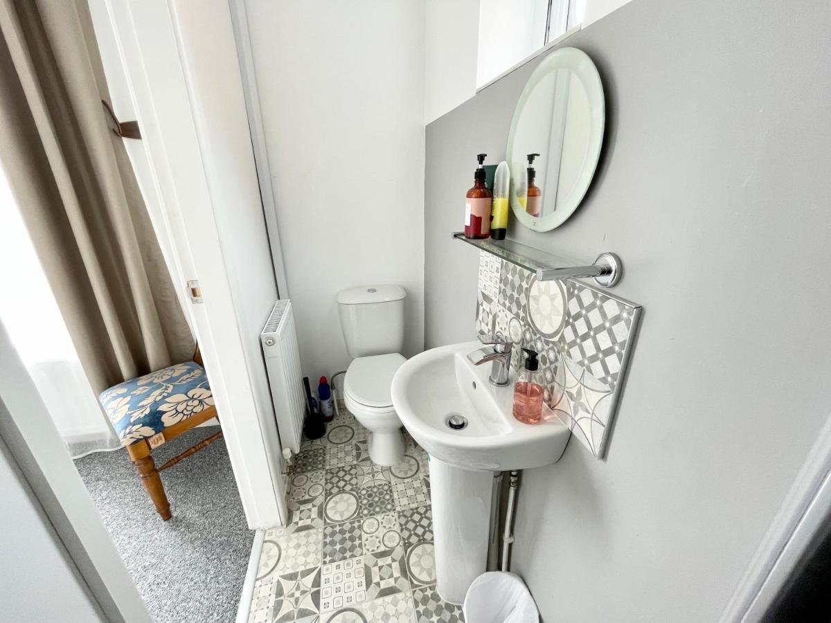 The Corner House - Modern Chesterfield Town Centre Apartments 외부 사진