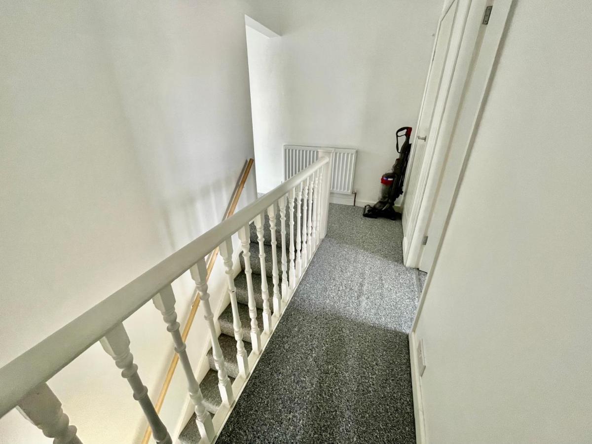 The Corner House - Modern Chesterfield Town Centre Apartments 외부 사진