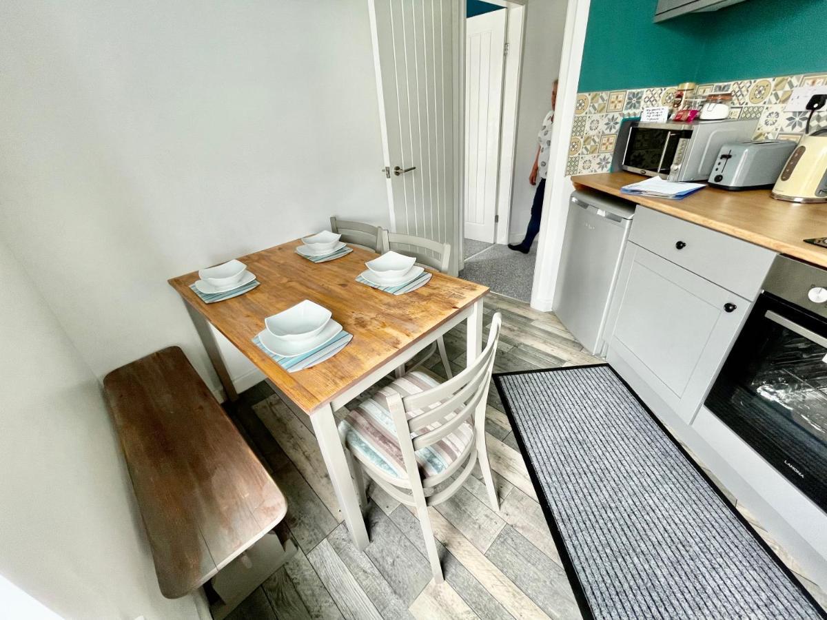 The Corner House - Modern Chesterfield Town Centre Apartments 외부 사진