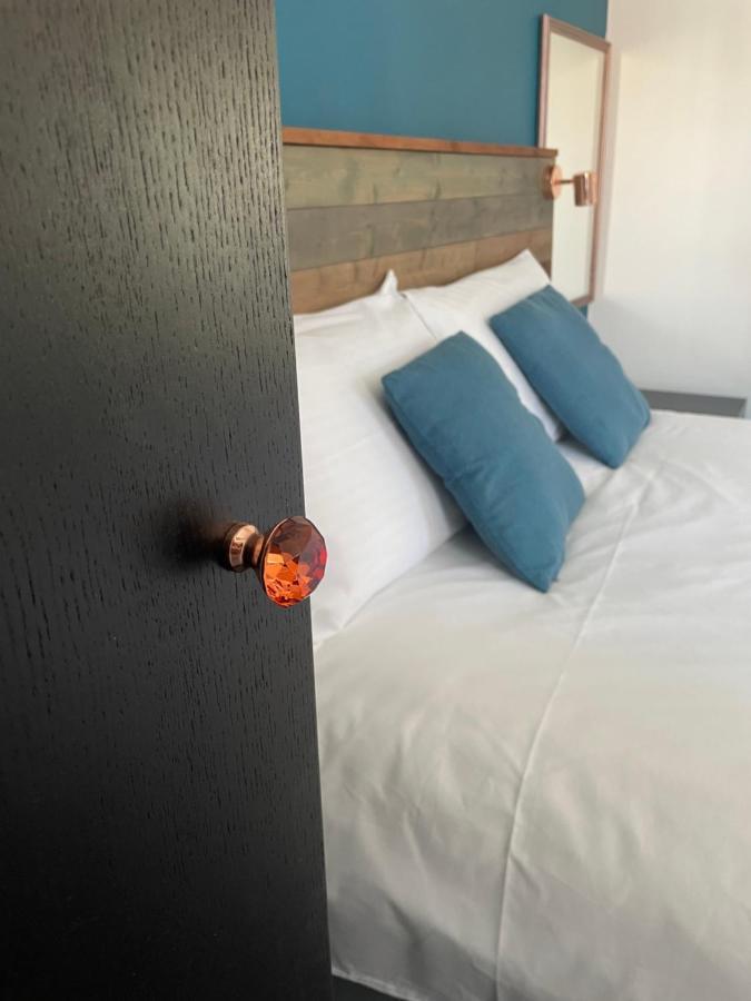 The Corner House - Modern Chesterfield Town Centre Apartments 외부 사진