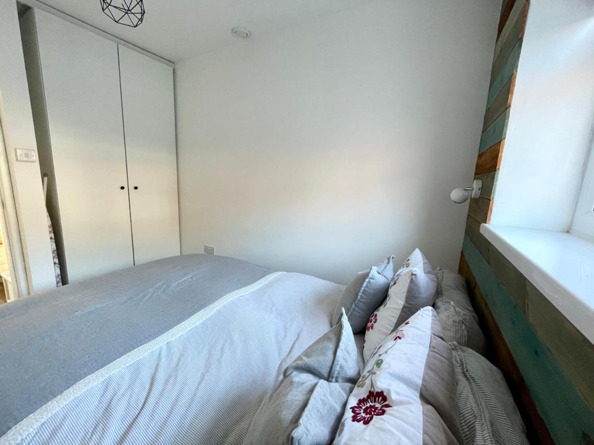 The Corner House - Modern Chesterfield Town Centre Apartments 외부 사진